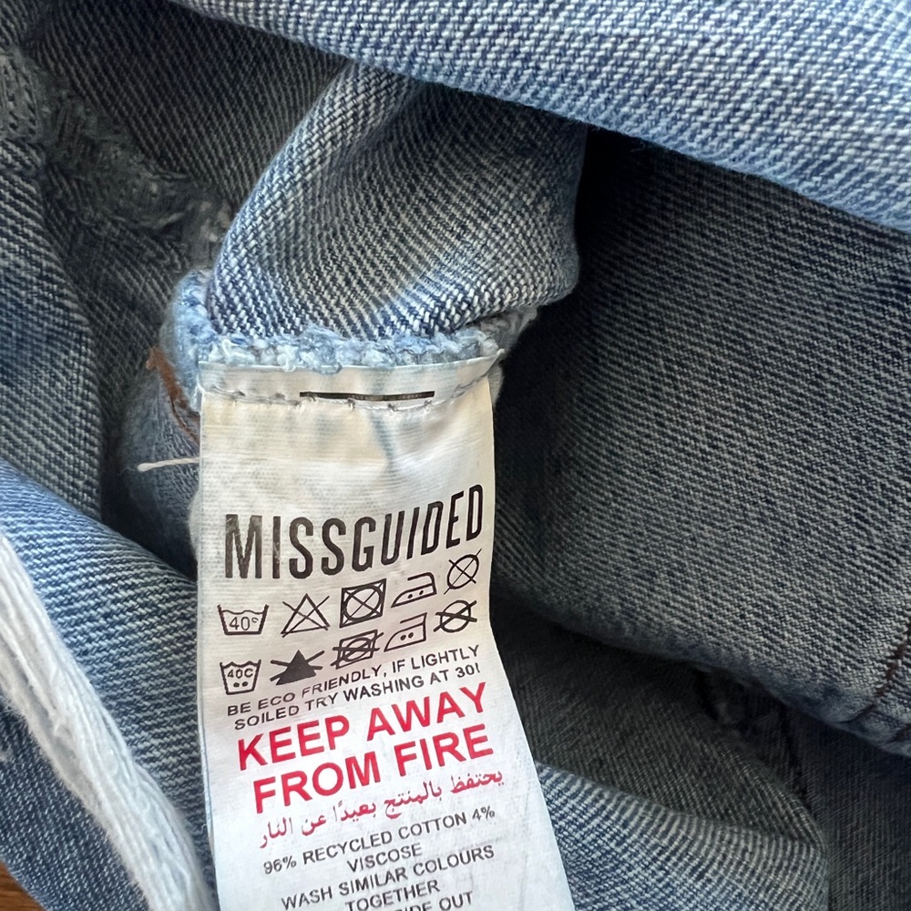 Misguided High Waisted Cut Off Distressed Denim Shorts Size‎ 6 Tall - Picture 5 of 6